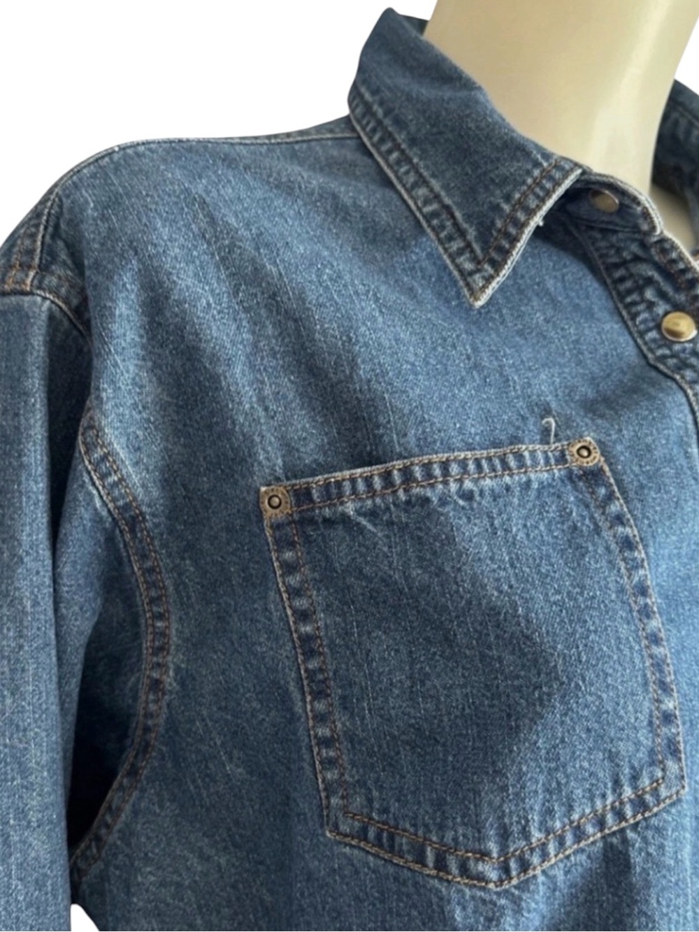 Wrangler ~ Blue ~ Denim ~ Waist Length Shirt w/ Tie at Waist. Size Medium/Large. - Picture 6 of 16